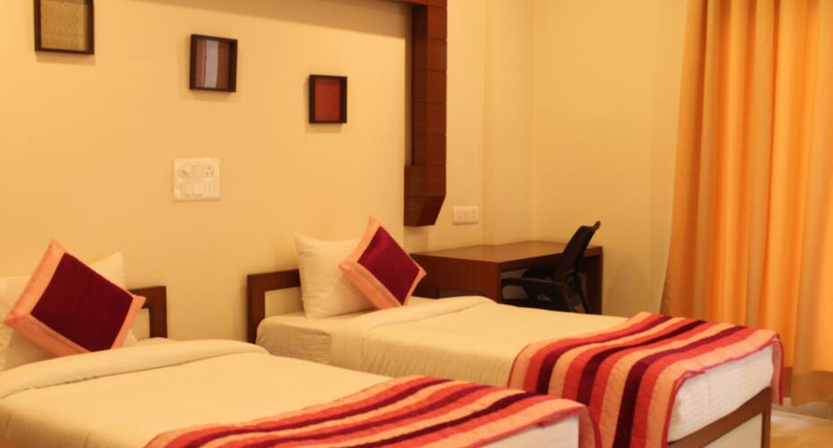 Cube By Acorn-Noida 122, New Delhi 5